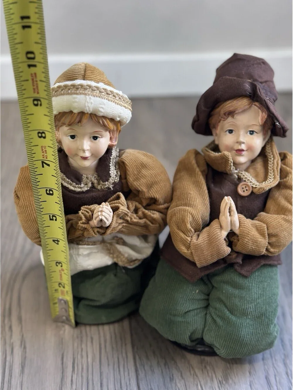 Cracker Barrel “family Editions” Thanksgiving Pilgrim Boy And Girl Praying 9”